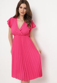 Born2be - Ciemnoróżowa Rozkloszowana Sukienka Midi z Kopertową Górą i Plisowanym Dołem Alissu. Kolor: różowy. Typ sukienki: kopertowe. Styl: klasyczny, elegancki. Długość: midi #3
