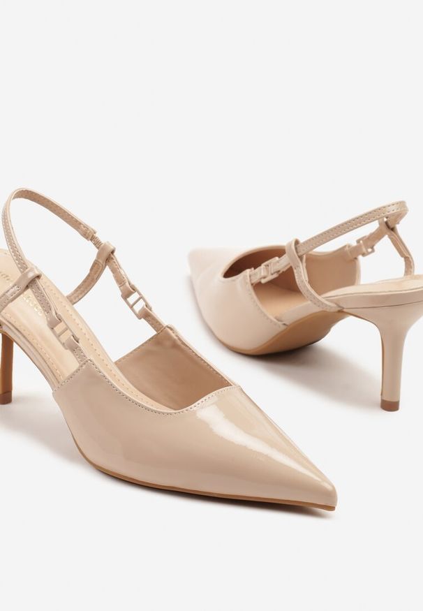 Born2be - Beżowe Sandały Lakierowane na Szpilce z Noskiem w Szpic Odisene. Okazja: na co dzień. Kolor: beżowy. Materiał: lakier. Obcas: na szpilce. Styl: elegancki, casual