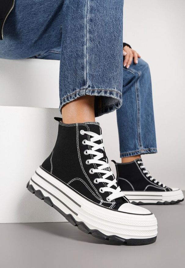 Renee - Czarne Trampki na Platformie za Kostkę Blokkie. Okazja: na co dzień. Wysokość cholewki: za kostkę. Kolor: czarny. Materiał: jeans, skóra. Obcas: na platformie. Styl: casual