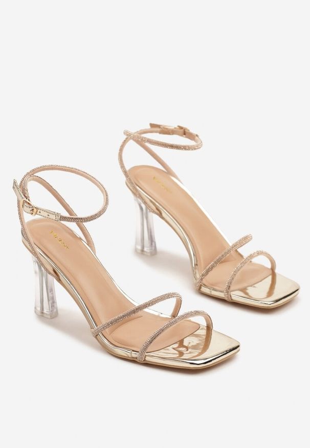Born2be - Szampańskie Sandały Vices na Transparentnej Szpilce z Cyrkoniami Natirena. Okazja: na co dzień. Zapięcie: sprzączka. Kolor: złoty. Styl: glamour, elegancki, casual