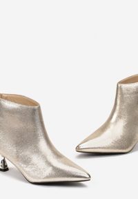 Renee - Złote Botki na Obcasie Typu Kaczuszka z Noskiem w Szpic Ecelini. Zapięcie: zamek. Kolor: złoty. Sezon: jesień, zima. Obcas: na obcasie. Wysokość obcasa: średni #3