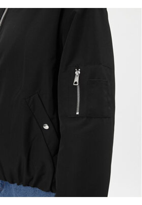 Vero Moda Kurtka bomber Barcelona 10300839 Czarny Regular Fit. Kolor: czarny. Materiał: syntetyk