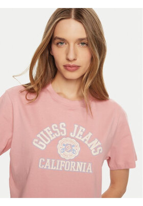 Guess T-Shirt W5RI43 K8HM0 Różowy Regular Fit. Kolor: różowy. Materiał: bawełna