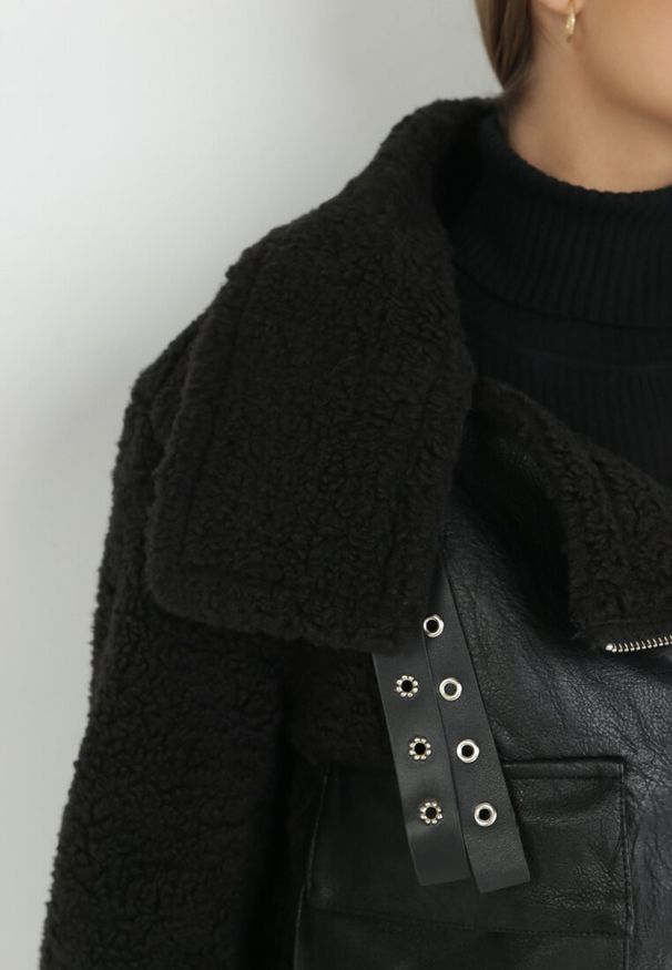 Born2be - Czarna Kurtka Biker z Imitacji Skóry i Kożuszka Zadesy. Okazja: na co dzień. Kolor: czarny. Materiał: skóra. Wzór: aplikacja. Styl: casual, klasyczny, elegancki
