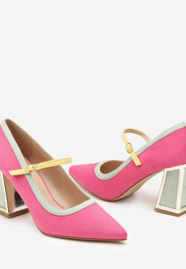 Born2be - Fuksjowe Czółenka na Obcasie Ozdobione Paskiem i Metaliczną Aplikacją Linnevara. Okazja: na randkę. Zapięcie: pasek. Kolor: różowy. Materiał: satyna. Wzór: aplikacja. Obcas: na obcasie. Styl: elegancki. Wysokość obcasa: średni