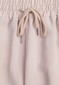 Born2be - Beżowe Szorty z Wiskozą i Wysokim Stanem Puvea. Okazja: na co dzień. Stan: podwyższony. Kolor: beżowy. Materiał: wiskoza. Styl: casual, klasyczny #6