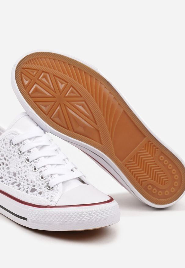 Renee - Białe Ażurowe Trampki pod Kostkę ze Sznurowaniami Zelimia. Kolor: biały. Materiał: len. Szerokość cholewki: normalna. Wzór: ażurowy. Sezon: lato. Styl: elegancki