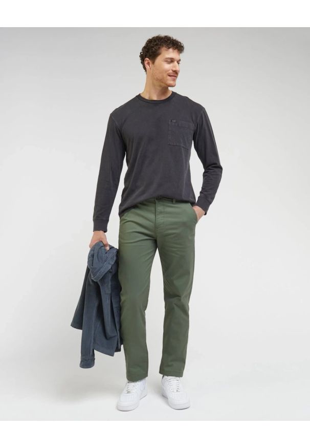 Lee - MESKIE SPODNIE REGULAR CHINO OLIVE GROVE 112342928