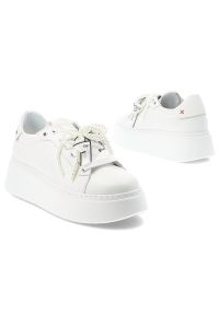 CheBello - Sneakersy damskie Chebello, cholewka ze skóry naturalnej gładkiej klasyczne sznurowanie ozdobne detale masywna podeszwa zapewniająca stabilność i wyg. Okazja: na co dzień. Zapięcie: sznurówki. Kolor: biały. Materiał: skóra. Szerokość cholewki: normalna. Wzór: gładki. Obcas: na platformie. Styl: klasyczny #7