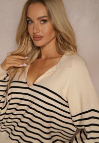 Renee - Beżowy Sweter w Paski Ozdobiony Kołnierzykiem i Wycięciem Irinalies. Kolor: beżowy. Wzór: aplikacja, paski. Sezon: zima #3