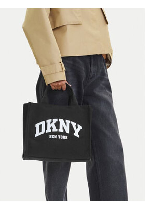 DKNY Torebka Hadlee R41AOR57 Czarny. Kolor: czarny