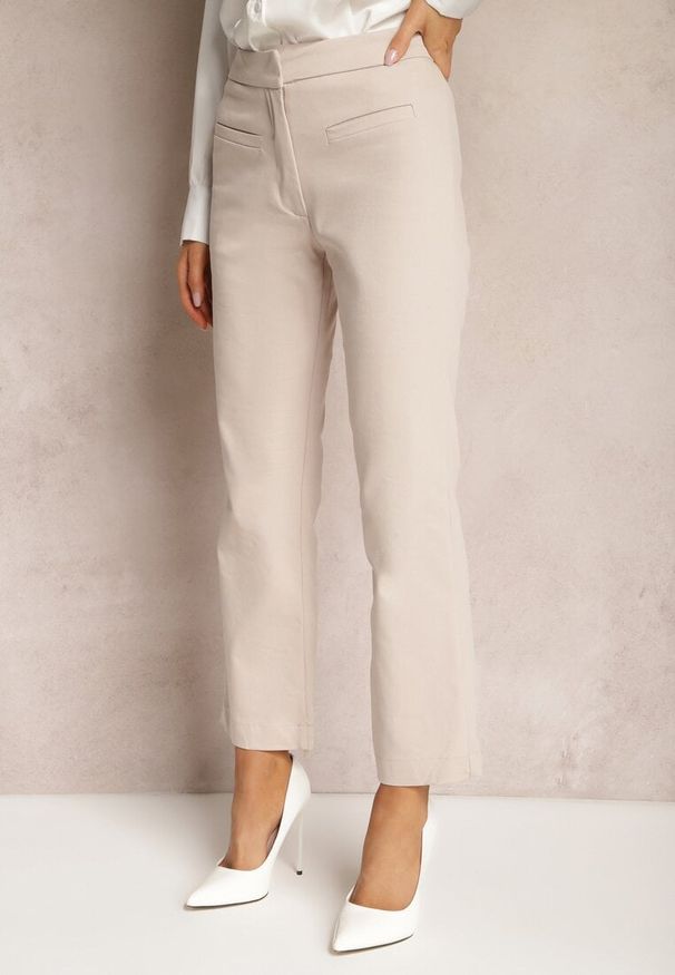 Renee - Jasnobeżowe Spodnie High Waist w Garniturowym Stylu z Prostymi Nogawkami Nieana. Stan: podwyższony. Kolor: beżowy. Materiał: tkanina