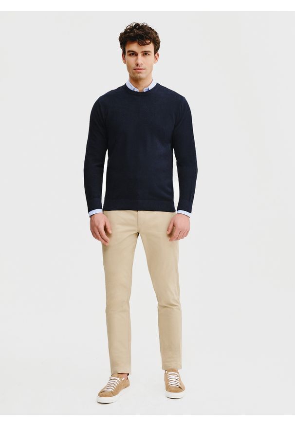 Pako Lorente - PAKO LORENTE – Granatowy sweter męski. Kolor: oliwkowy, niebieski. Materiał: bawełna. Wzór: gładki. Sezon: wiosna