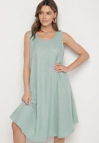 Born2be - Jasnozielona Rozkloszowana Klasyczna Sukienka Lunetira. Okazja: na co dzień, na spacer. Kolor: zielony. Materiał: jeans. Typ sukienki: proste. Styl: klasyczny #2