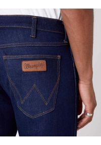 Wrangler - MĘSKIE SPODNIE JEANSOWE WRANGLER GREENSBORO DARK FEVER W15QQ892G #4