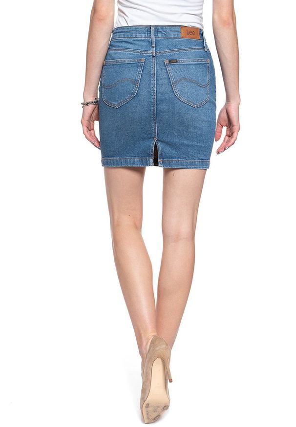 Lee - SPÓDNICA JEANSOWA LEE MID SKIRT SIMPLE FOCUS L38JLTZJ 112108227. Materiał: jeans