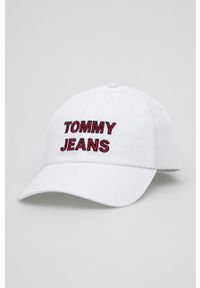 Tommy Jeans Czapka kolor biały z aplikacją. Kolor: biały. Materiał: bawełna. Wzór: aplikacja
