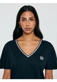 Big-Star - Sukienka damska dzianinowa z niewielkim haftem granatowa Zorkana 403. Okazja: na co dzień. Kolor: niebieski. Materiał: dzianina. Wzór: haft. Sezon: lato. Typ sukienki: sportowe. Styl: casual, klasyczny, sportowy. Długość: mini #6