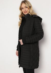 Born2be - Czarna Kurtka do Kolan Pikowana Zillo. Okazja: na co dzień. Kolor: czarny. Materiał: jeans, tkanina. Długość: do kolan. Styl: elegancki, casual #3