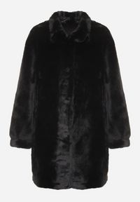 Born2be - Czarny Futrzany Płaszcz ze Stójką i Kieszeniami Salinea. Typ kołnierza: kołnierzyk stójkowy. Kolor: czarny. Materiał: futro. Długość rękawa: długi rękaw. Długość: długie. Sezon: zima, jesień. Styl: klasyczny, wizytowy #6