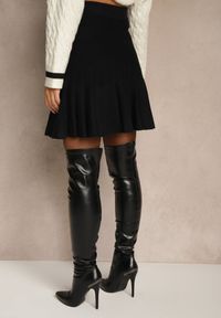 Renee - Czarna Spódnica z Wiskozą o Rozkloszowanym Kroju High Waist Calatiela. Okazja: na co dzień. Stan: podwyższony. Kolor: czarny. Materiał: wiskoza. Sezon: lato, wiosna. Styl: elegancki, casual #4