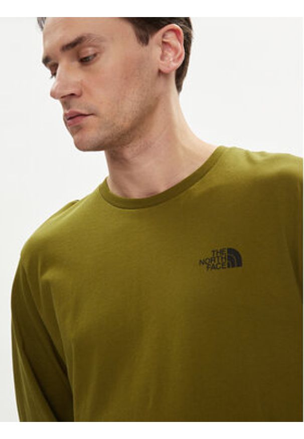The North Face Longsleeve Easy NF0A87N8 Zielony Regular Fit. Kolor: zielony. Materiał: bawełna. Długość rękawa: długi rękaw
