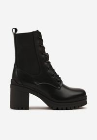 Renee - Czarne Botki Typu Workery na Słupku Cladira. Okazja: na randkę, na co dzień. Kolor: czarny. Materiał: jeans, skóra. Sezon: wiosna. Obcas: na słupku. Styl: street, casual, elegancki. Wysokość obcasa: średni #5