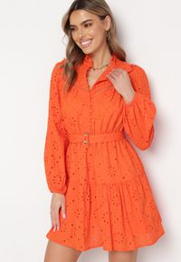 Born2be - Pomarańczowa Haftowana Sukienka Mini z Bawełny z Paskiem i Ażurowym Wzorem Aislina. Typ kołnierza: kołnierz z falbankami. Kolor: pomarańczowy. Materiał: bawełna. Wzór: ażurowy, haft. Sezon: wiosna, lato. Długość: mini #1