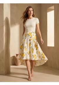 Sinsay - Rozkloszowana bawełniana spódnica midi w kwiaty - wielobarwny. Materiał: bawełna. Wzór: kwiaty #1