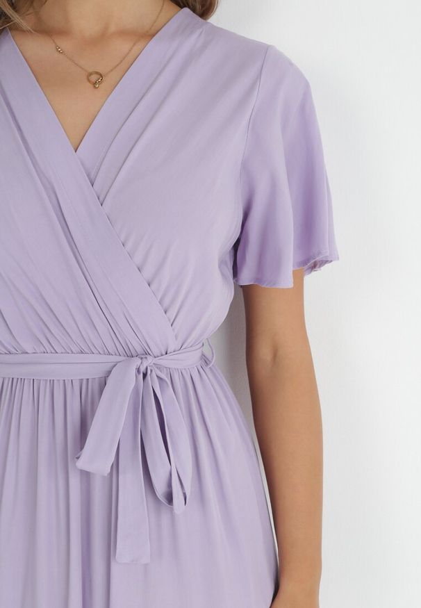 Born2be - Fioletowa Rozkloszowana Sukienka Maxi z Wiązanym Paskiem Japhelia. Kolor: fioletowy. Materiał: materiał. Styl: klasyczny. Długość: maxi