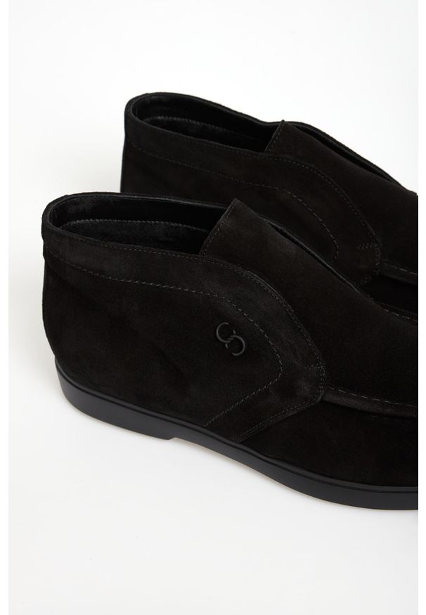 Sztyblety męskie zamszowe CESARE CASADEI. Materiał: zamsz