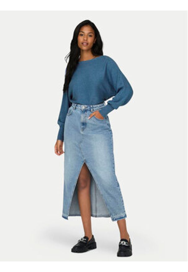 only - ONLY Sweter Adaline 15226298 Niebieski Relaxed Fit. Kolor: niebieski. Materiał: wiskoza