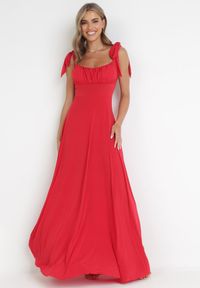 Born2be - Czerwona Rozkloszowana Sukienka Maxi z Wiązanymi Ramiączkami Lisija. Kolor: czerwony. Długość rękawa: na ramiączkach. Styl: elegancki. Długość: maxi