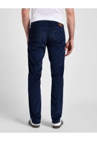 Lee - MESKIE SPODNIE MATERIALOWE LEE DAREN ZIP FLY MOOD INDIGO 112355871 #4