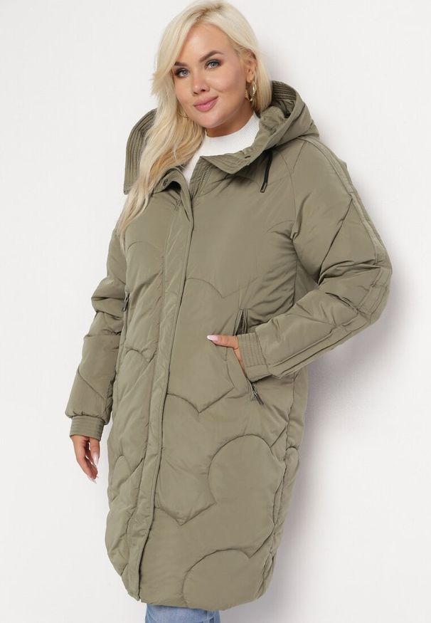 Born2be - Zielona Pikowana Kurtka z Kapturem Fariana. Typ kołnierza: kaptur. Kolor: zielony