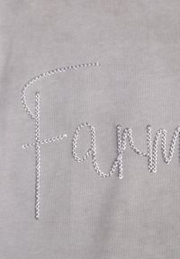 Renee - Szary Oversizowy T-shirt z Bawełny Zdobiony Haftem z Cekinami Marivia. Okazja: na co dzień. Kolor: szary. Materiał: bawełna. Wzór: haft, aplikacja. Styl: casual, elegancki #8