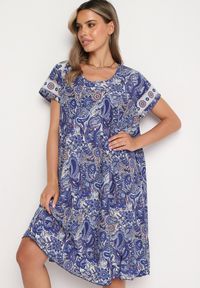 Born2be - Granatowa Wiskozowa Sukienka o Rozkloszowanym Kroju w Stylu Boho Melnea. Typ kołnierza: dekolt w łódkę. Kolor: niebieski. Materiał: wiskoza. Długość rękawa: krótki rękaw. Sezon: lato. Styl: boho #3