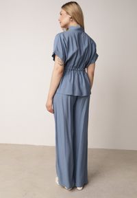 Born2be - Niebieski Wiskozowy Komplet Spodnie i Bluzka Koszulowa z Wiązaniem w Talii Irinryss. Kolor: niebieski. Materiał: wiskoza #8