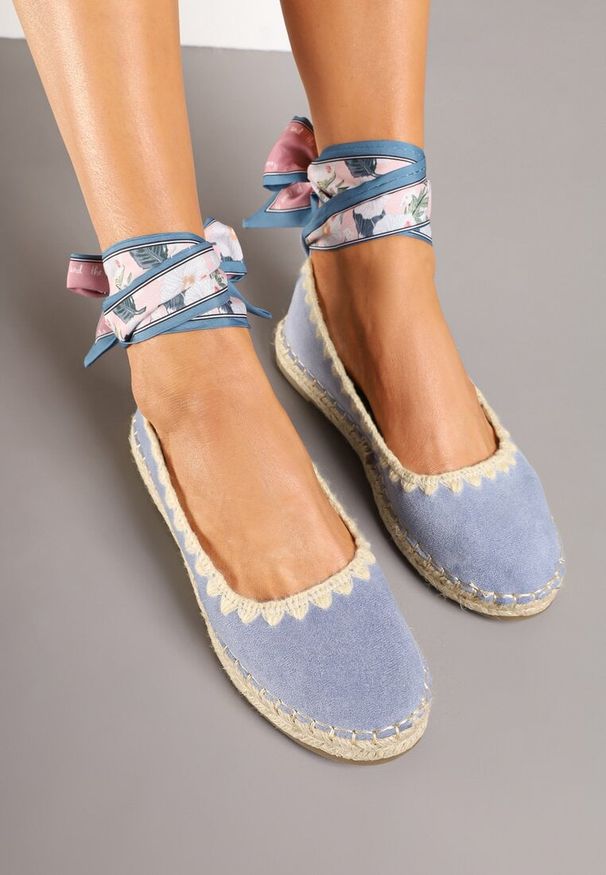 Born2be - Niebieskie Espadryle z Plecioną Podeszwą i Wiązaniem Wokół Kostki Cyntavia. Okazja: na co dzień, na spacer. Kolor: niebieski. Sezon: lato. Styl: wakacyjny, elegancki, casual