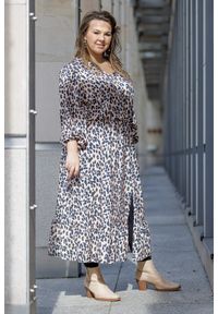 Moda Size Plus Iwanek - Elegancka sukienka Vera w panterkę PLUS SIZE XXL JESIEŃ. Typ kołnierza: dekolt w kształcie V. Kolekcja: plus size. Materiał: wiskoza, tkanina, poliester, elastan. Wzór: motyw zwierzęcy. Sezon: jesień. Typ sukienki: dla puszystych. Styl: elegancki #1