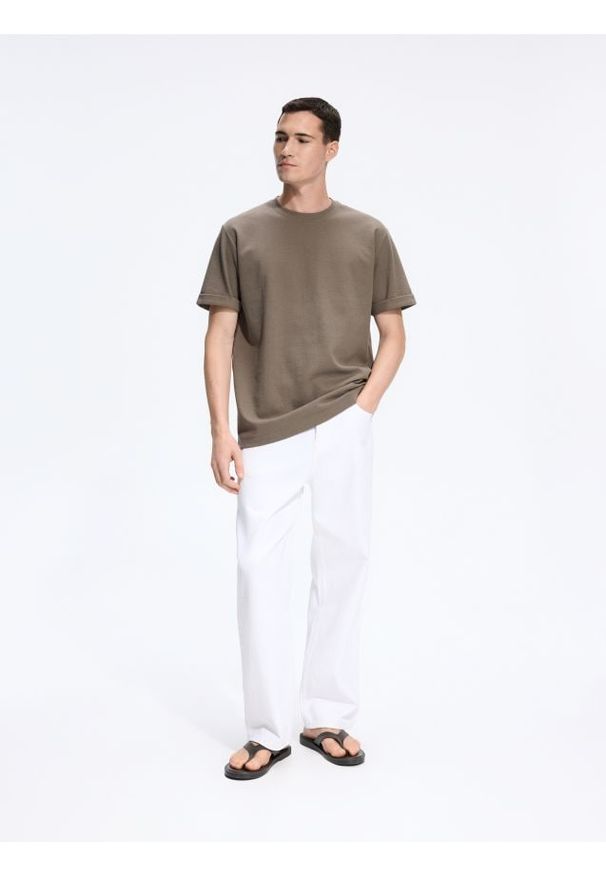 Reserved - Strukturalny t-shirt comfort fit - zielony. Kolor: zielony. Materiał: bawełna, dzianina