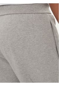 BOSS - Boss Spodnie dresowe Authentic 50515161 Szary Regular Fit. Kolor: szary. Materiał: bawełna #5
