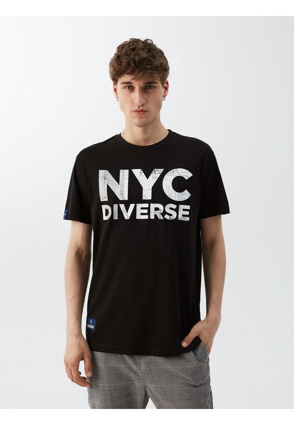 Diverse - T-shirt męski z nadrukiem NY CITY 04 S1829 -. Kolor: czarny. Materiał: bawełna. Wzór: nadruk