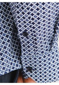 Pako Lorente - PAKO LORENTE – Granatowa koszula we wzór geometryczny. Kolor: niebieski. Materiał: bawełna, elastan. Długość rękawa: długi rękaw. Długość: długie. Wzór: geometria #10