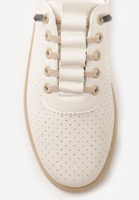 Born2be - Beżowe Wsuwane Tenisówki z Perforacją i Podeszwą z Bieżnikiem Illanya. Okazja: na co dzień. Zapięcie: bez zapięcia. Kolor: beżowy. Materiał: jeans. Szerokość cholewki: normalna. Styl: casual, klasyczny #8