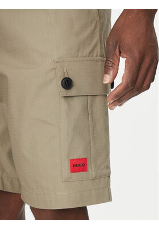 Hugo - HUGO Szorty materiałowe Garlio 50510594 Brązowy Regular Fit. Kolor: brązowy. Materiał: bawełna