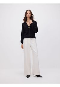 Reserved - Spodnie z szerokimi nogawkami - biały. Kolor: biały. Materiał: tkanina, wiskoza #1