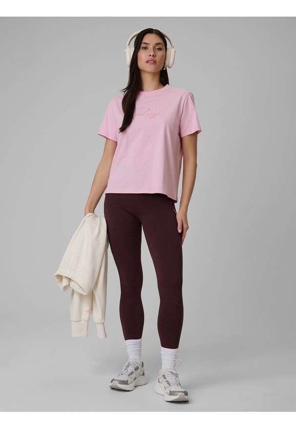 4f - 4F T-shirt boxy z nadrukiem damski - różowy L. Okazja: na co dzień. Kolor: różowy. Materiał: jeans, materiał. Wzór: nadruk. Styl: casual
