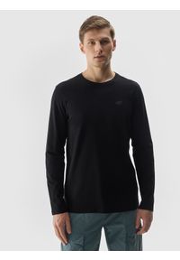 4f - Longsleeve regular gładki męski - czarny. Okazja: na co dzień. Kolor: czarny. Materiał: jersey, dzianina, bawełna. Długość rękawa: długi rękaw. Długość: długie. Wzór: gładki. Styl: casual, klasyczny, sportowy