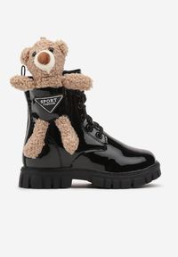 Born2be - Czarne Płaskie Botki Lakierowane z Misiem Ivathia. Okazja: na co dzień. Kolor: czarny. Materiał: lakier. Wzór: kolorowy. Styl: casual, elegancki